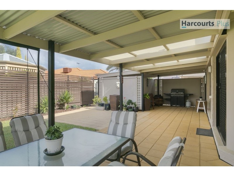 21 Ingleton Drive, Hallett Cove SA 5158