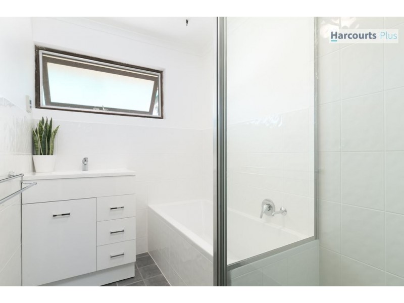 6 Minnipa Drive, Hallett Cove SA 5158