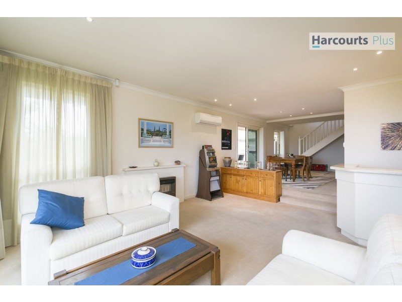 6 Thermopylae Crescent, Hallett Cove SA 5158