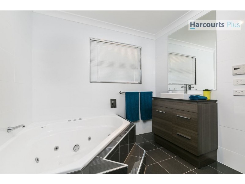 56 Freebairn Drive, Hallett Cove SA 5158