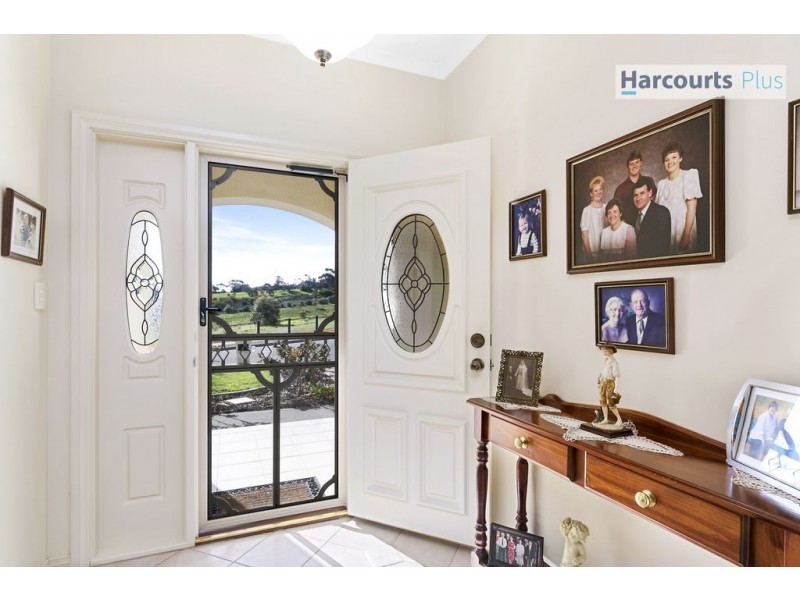 20 Elizabeth Crescent, Hallett Cove SA 5158