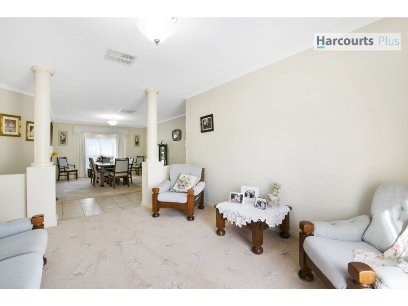 20 Elizabeth Crescent, Hallett Cove SA 5158