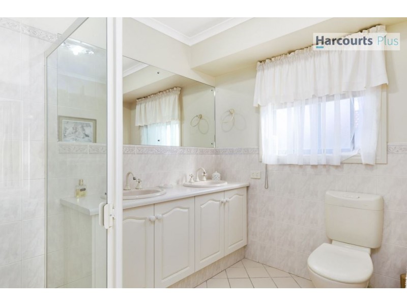 20 Elizabeth Crescent, Hallett Cove SA 5158