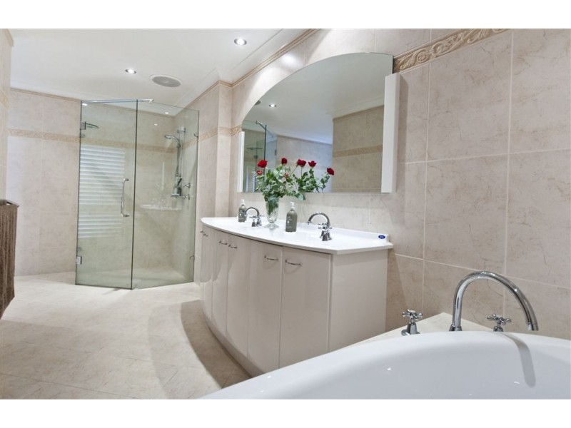 92 Perry Barr Road, Hallett Cove SA 5158