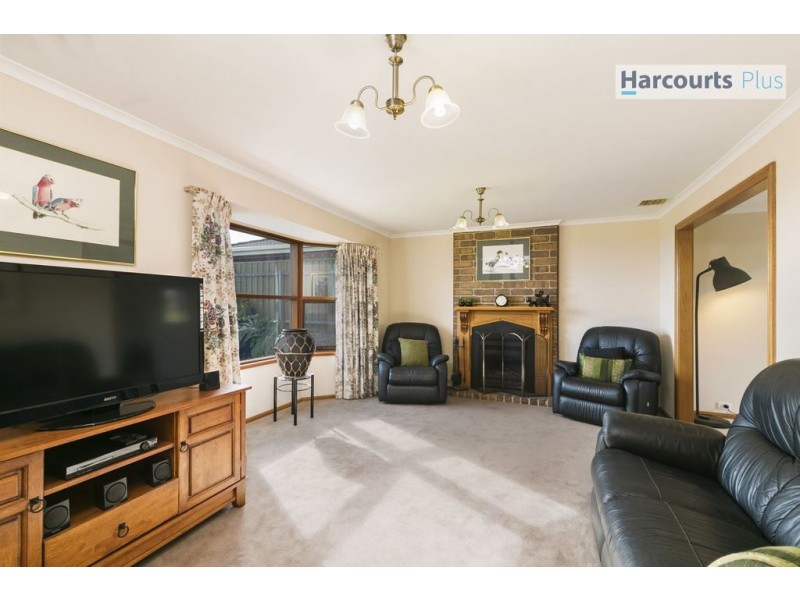 10 Vennachar Drive, Hallett Cove SA 5158