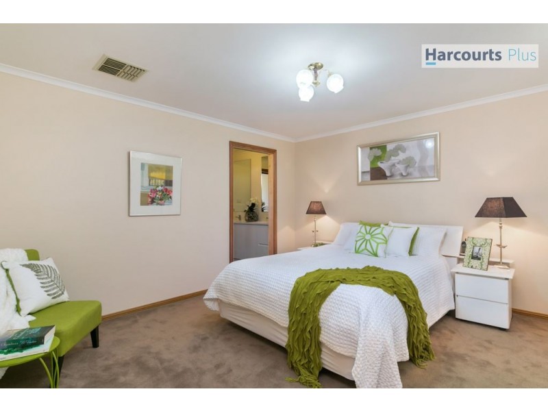 10 Vennachar Drive, Hallett Cove SA 5158
