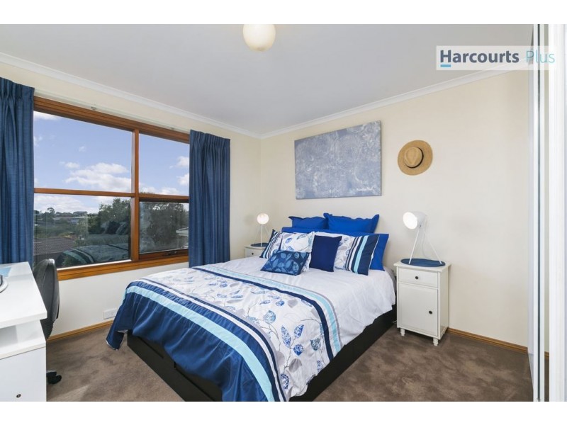 10 Vennachar Drive, Hallett Cove SA 5158