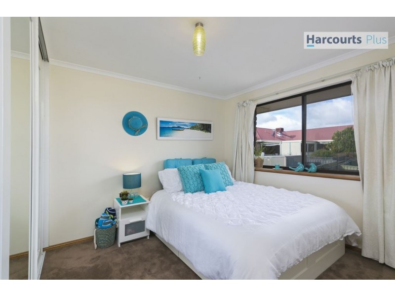 10 Vennachar Drive, Hallett Cove SA 5158