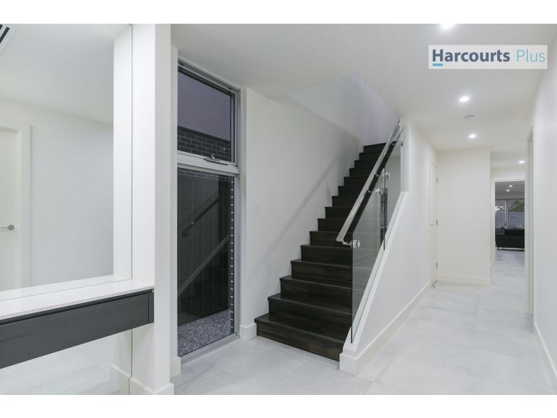 11 Hobart Road, Henley Beach South SA 5022