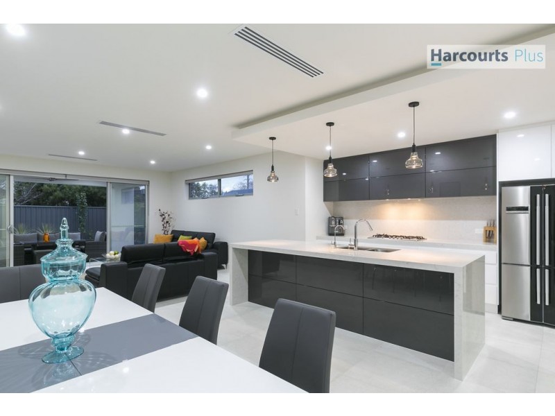 11 Hobart Road, Henley Beach South SA 5022