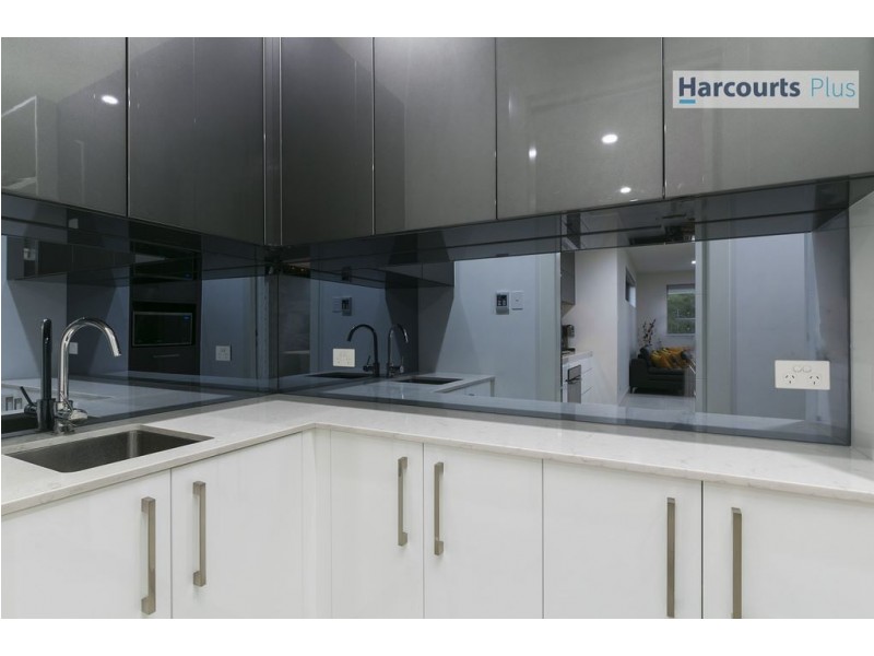 11 Hobart Road, Henley Beach South SA 5022