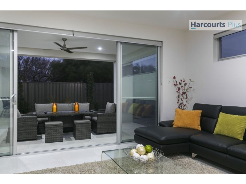 11 Hobart Road, Henley Beach South SA 5022