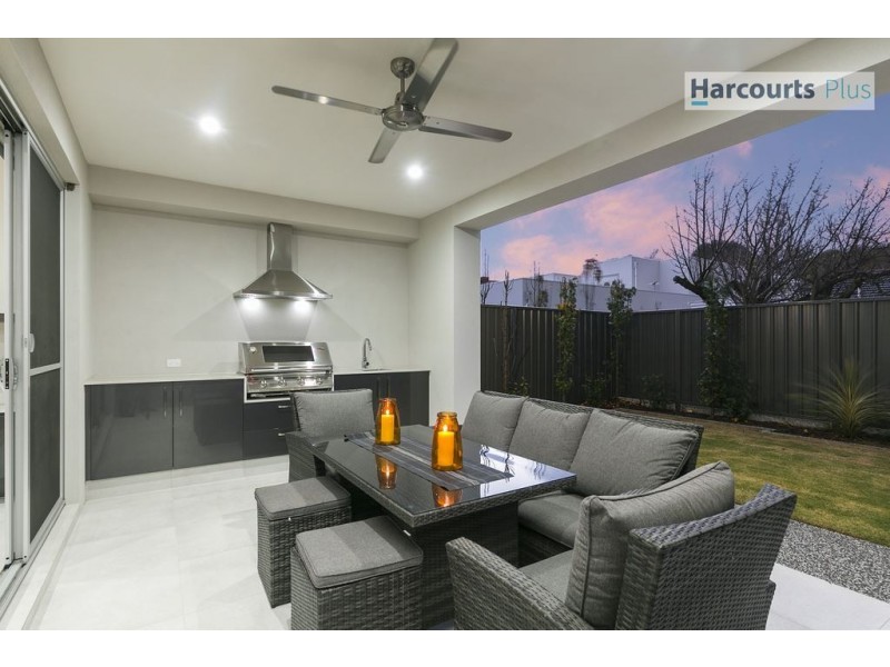 11 Hobart Road, Henley Beach South SA 5022