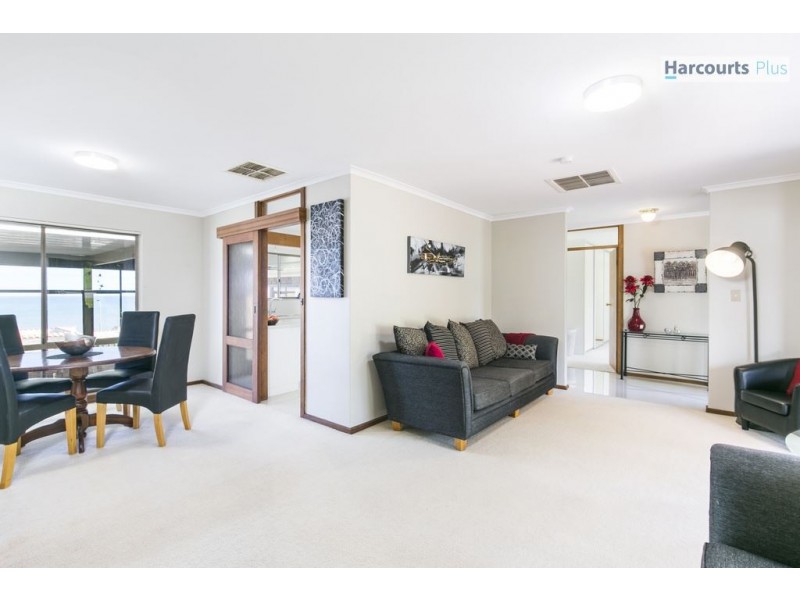 17 Arafura Court, Hallett Cove SA 5158