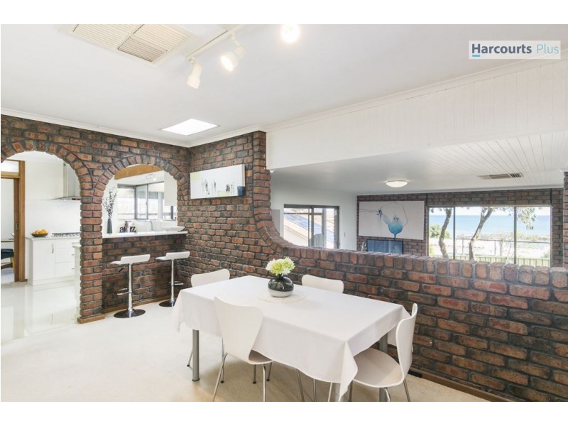 17 Arafura Court, Hallett Cove SA 5158