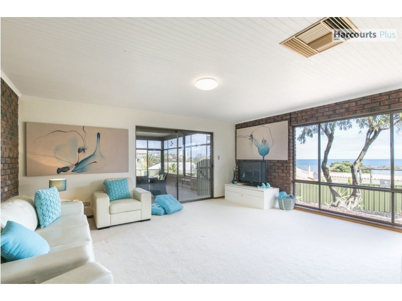 17 Arafura Court, Hallett Cove SA 5158