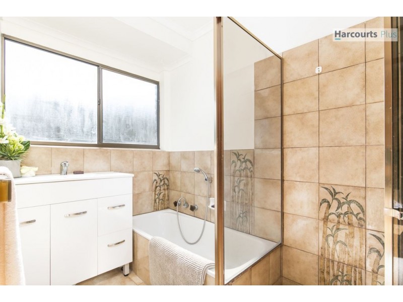 17 Arafura Court, Hallett Cove SA 5158