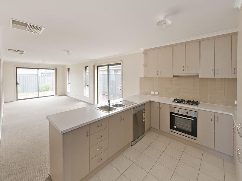 4 Dolcetto Street, Andrews Farm SA 5114