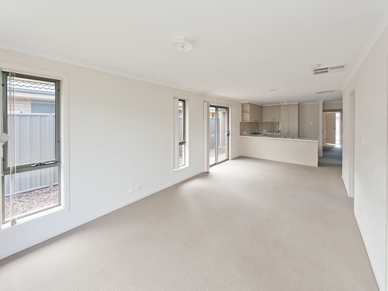 4 Dolcetto Street, Andrews Farm SA 5114