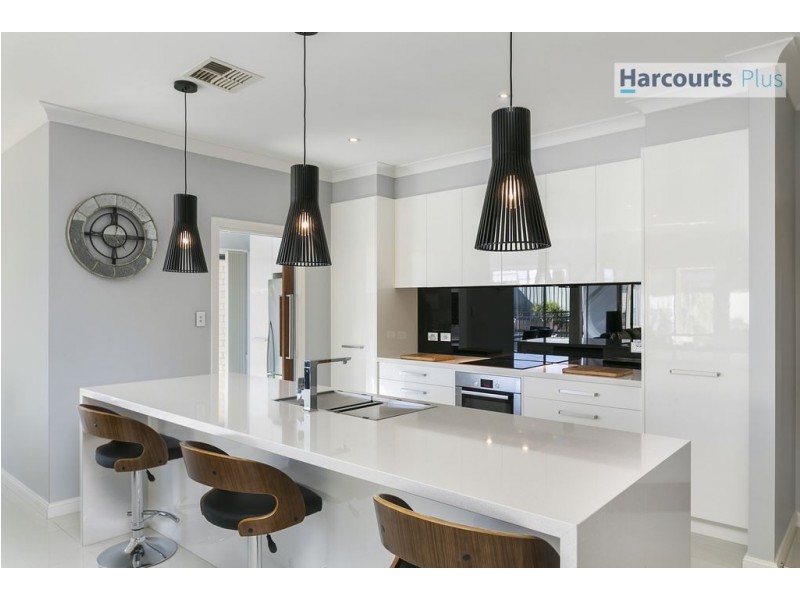 2 Wildi Court, Hallett Cove SA 5158
