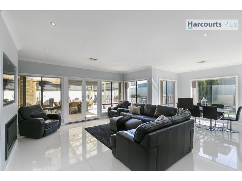 2 Wildi Court, Hallett Cove SA 5158