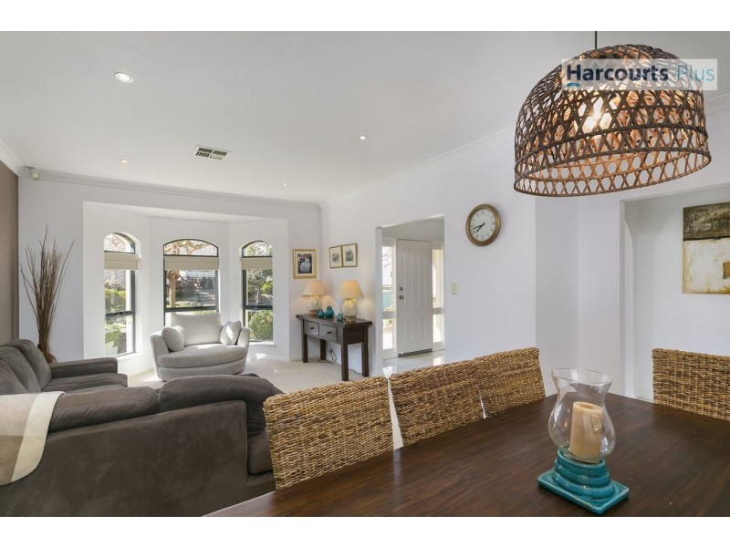 2 Wildi Court, Hallett Cove SA 5158