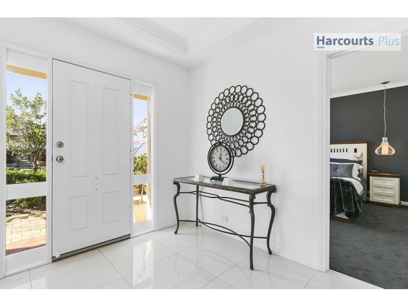 2 Wildi Court, Hallett Cove SA 5158
