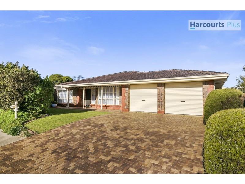 18 Vennachar Drive, Hallett Cove SA 5158