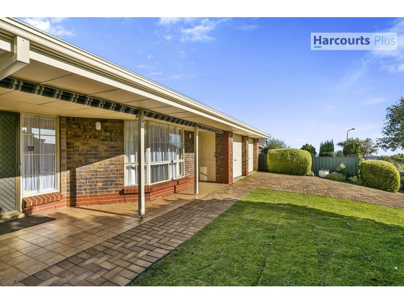 18 Vennachar Drive, Hallett Cove SA 5158