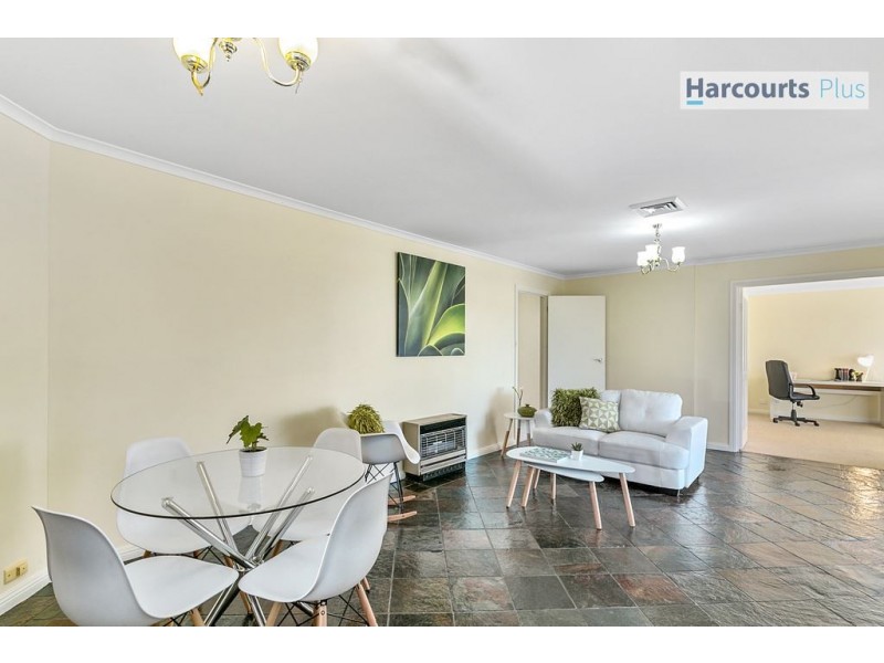 18 Vennachar Drive, Hallett Cove SA 5158