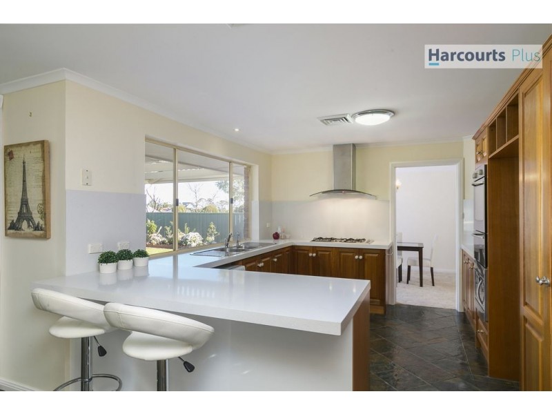 18 Vennachar Drive, Hallett Cove SA 5158
