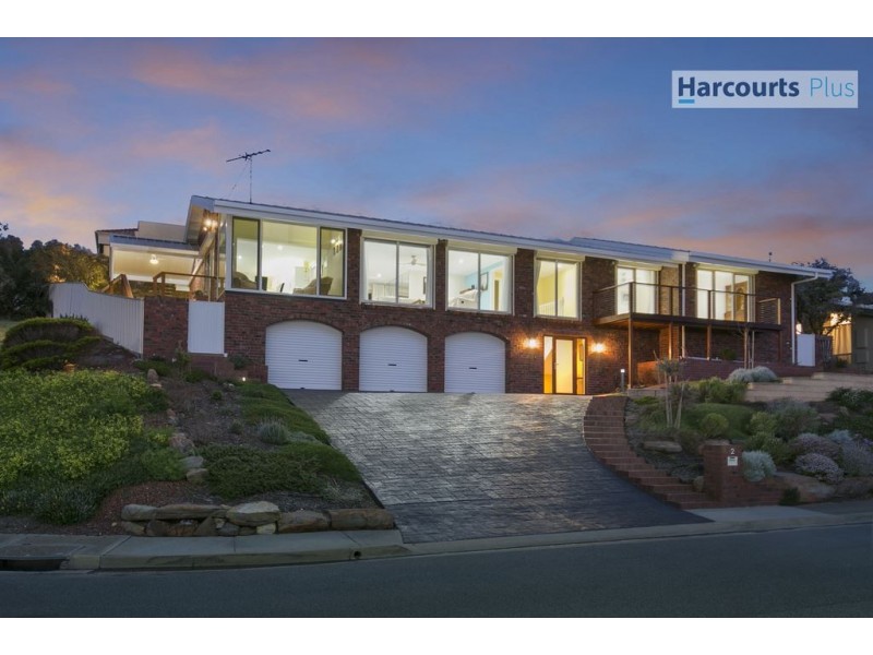 2 Arafura Court, Hallett Cove SA 5158