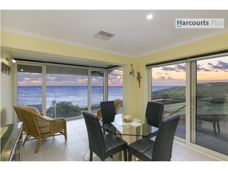 2 Arafura Court, Hallett Cove SA 5158