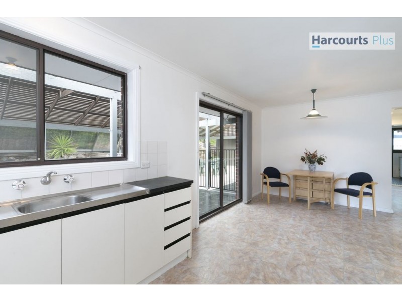 142 Perry Barr Road, Hallett Cove SA 5158