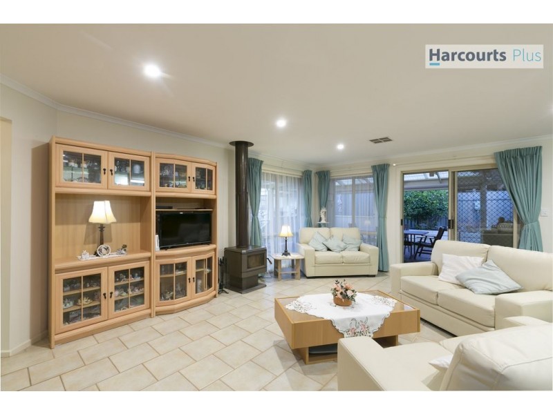 34 Ingleton Drive, Hallett Cove SA 5158