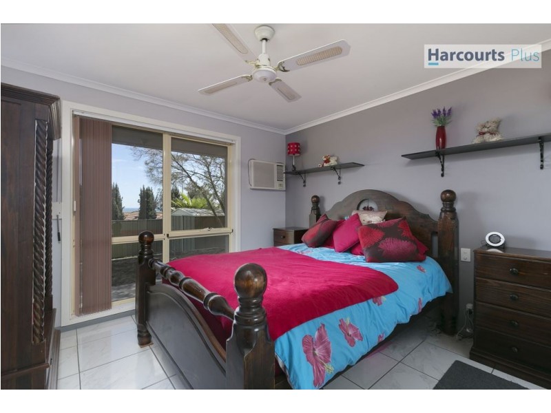 12 Neeangarra Crescent, Hallett Cove SA 5158