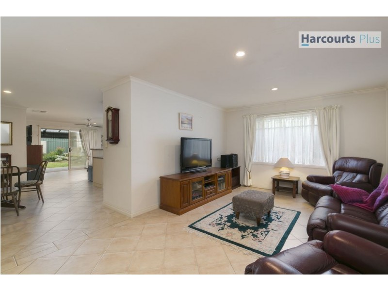 5 Nevarc Mews, Hallett Cove SA 5158