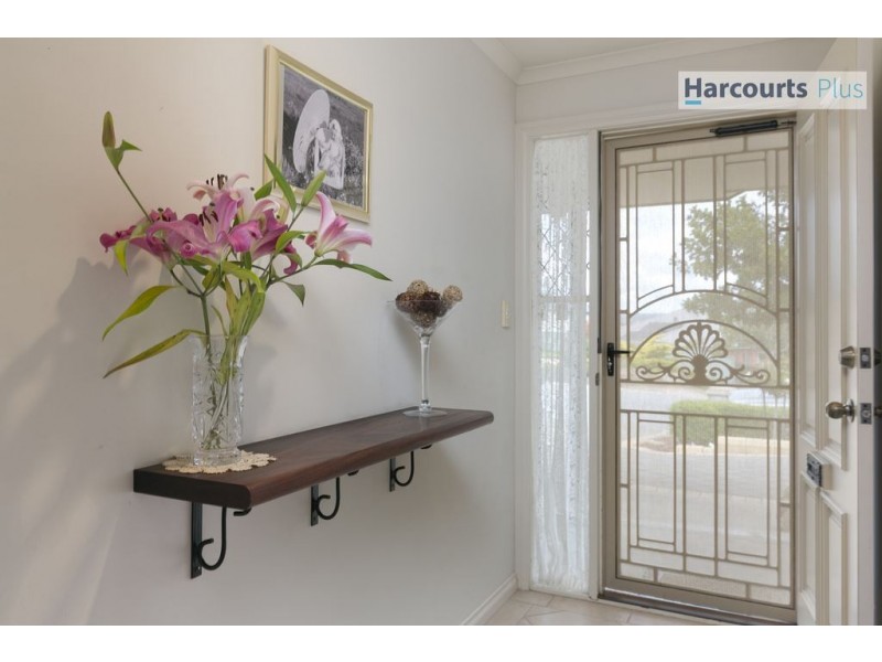 5 Nevarc Mews, Hallett Cove SA 5158