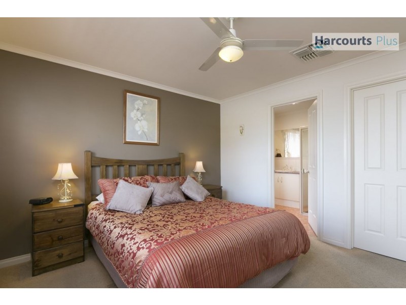 5 Nevarc Mews, Hallett Cove SA 5158