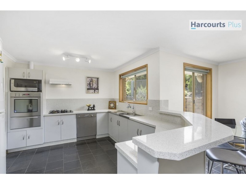 6 Kurrambi Crescent, Hallett Cove SA 5158