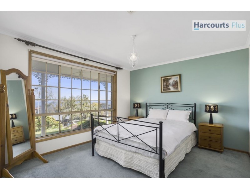 6 Kurrambi Crescent, Hallett Cove SA 5158