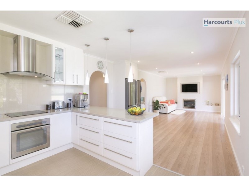 39 Central Avenue, Hallett Cove SA 5158