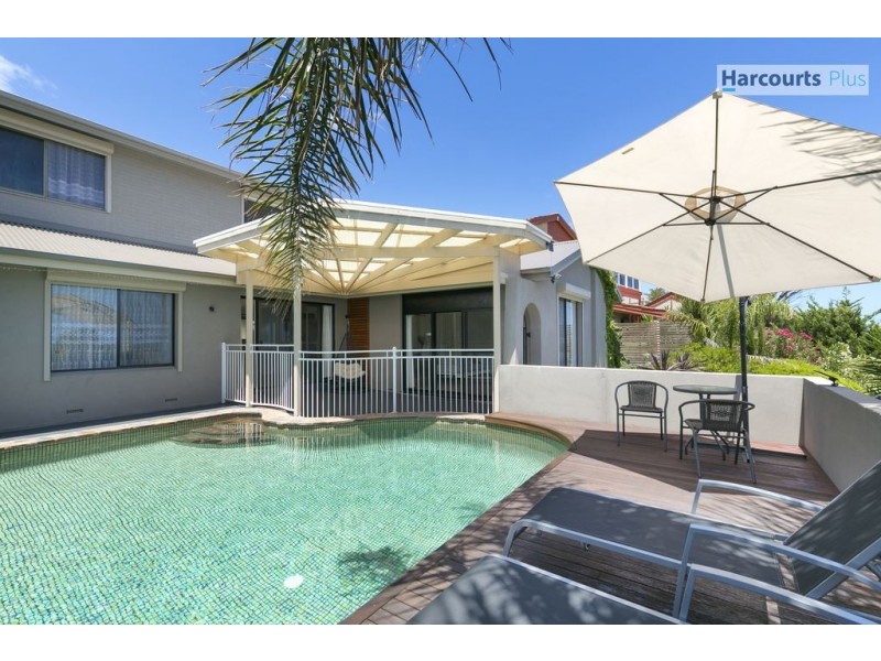 16 Madeline Crescent, Hallett Cove SA 5158