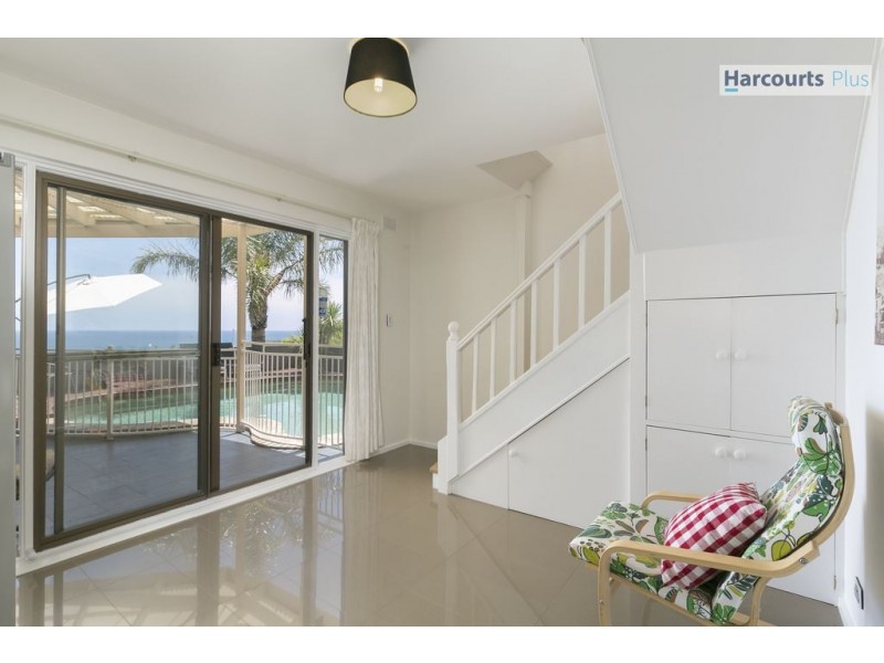 16 Madeline Crescent, Hallett Cove SA 5158