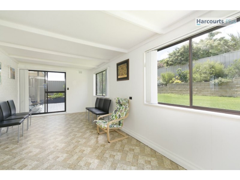 16 Madeline Crescent, Hallett Cove SA 5158