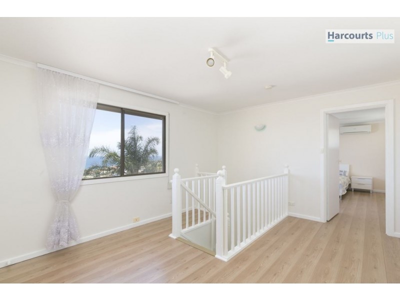 16 Madeline Crescent, Hallett Cove SA 5158