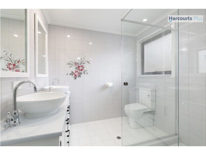 10 Ingomar Court, Hallett Cove SA 5158