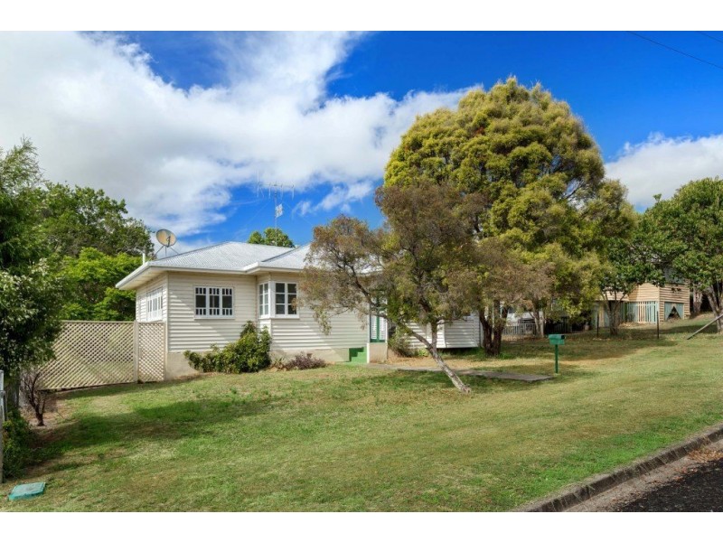 8 Dahlke Street, Goomeri QLD 4601