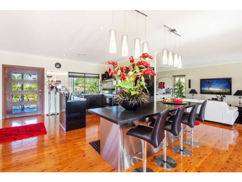 11 Jirrima Cres, Cooroibah QLD 4565