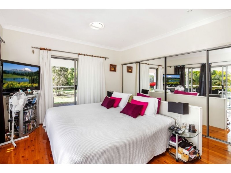 11 Jirrima Cres, Cooroibah QLD 4565